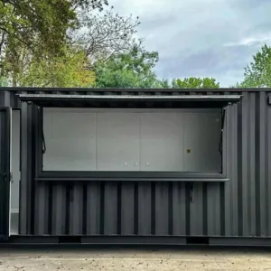 Contenedor Aislado con Trampillas de Servicio