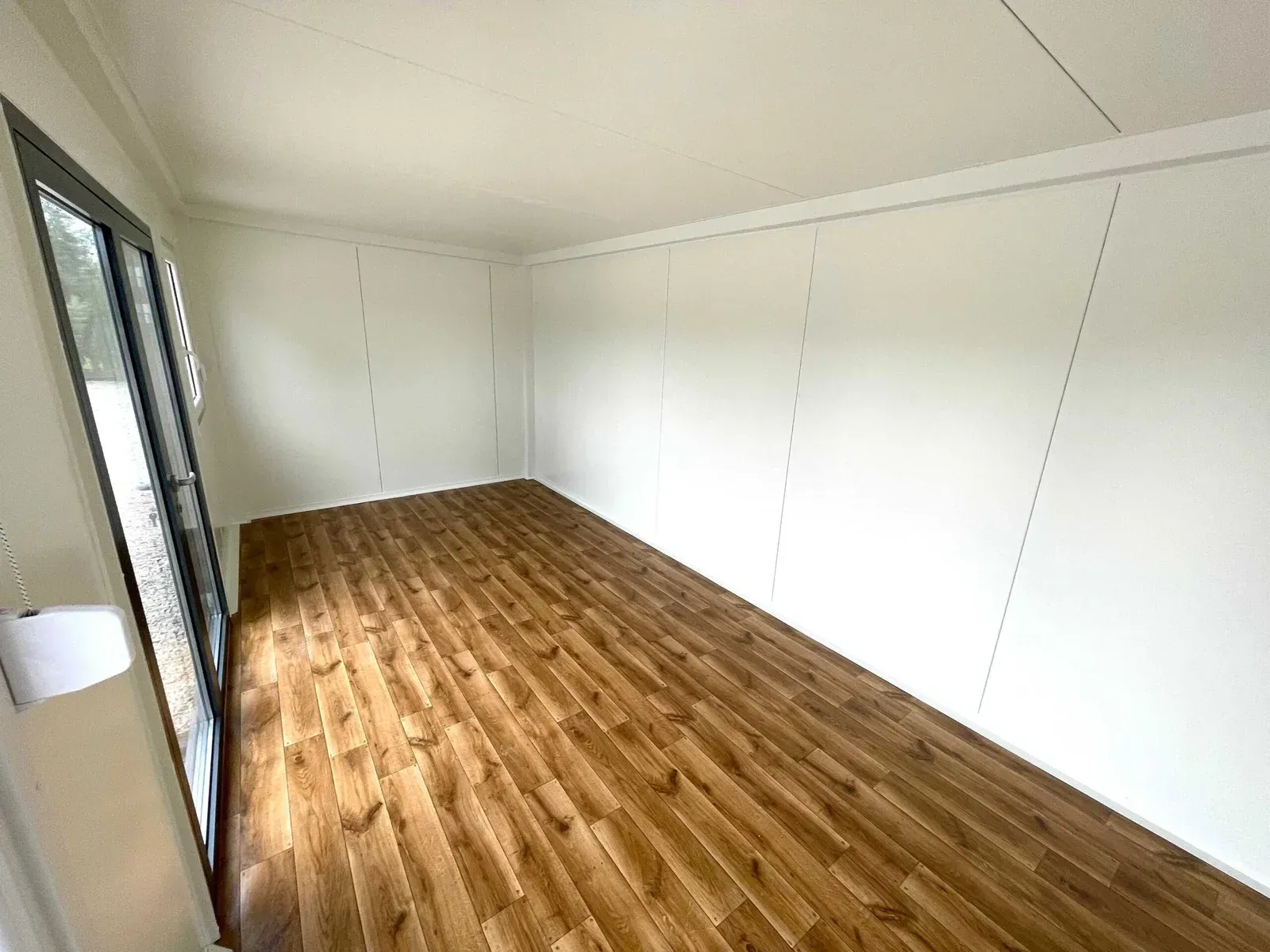 Contenedor de Oficina Modular 6x2,40 m – Image 6