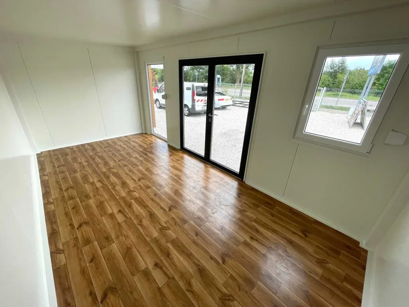 Contenedor de Oficina Modular 6x2,40 m – Image 4